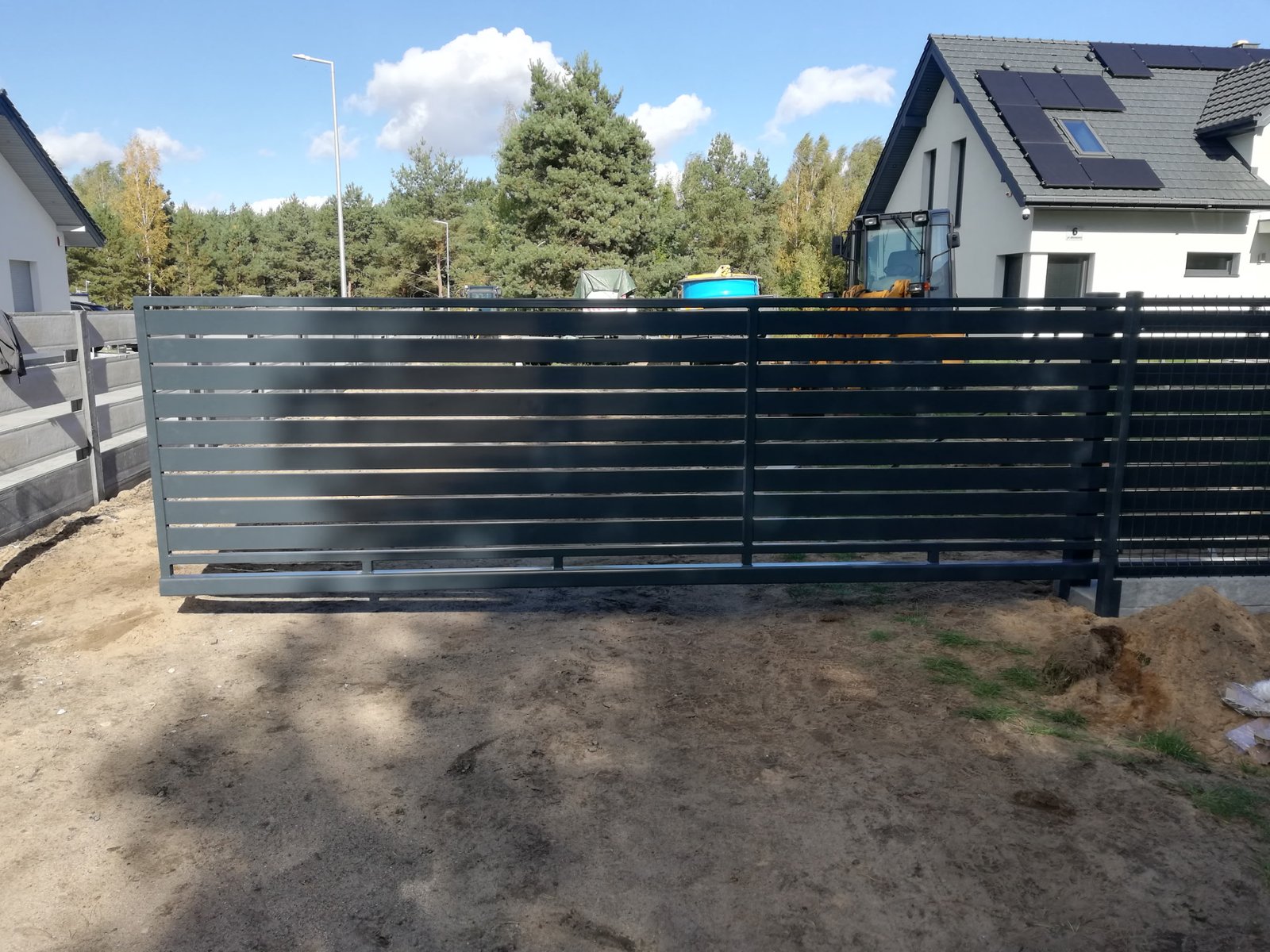 Realizacja MUR-BET - brama przesuwna antracyt