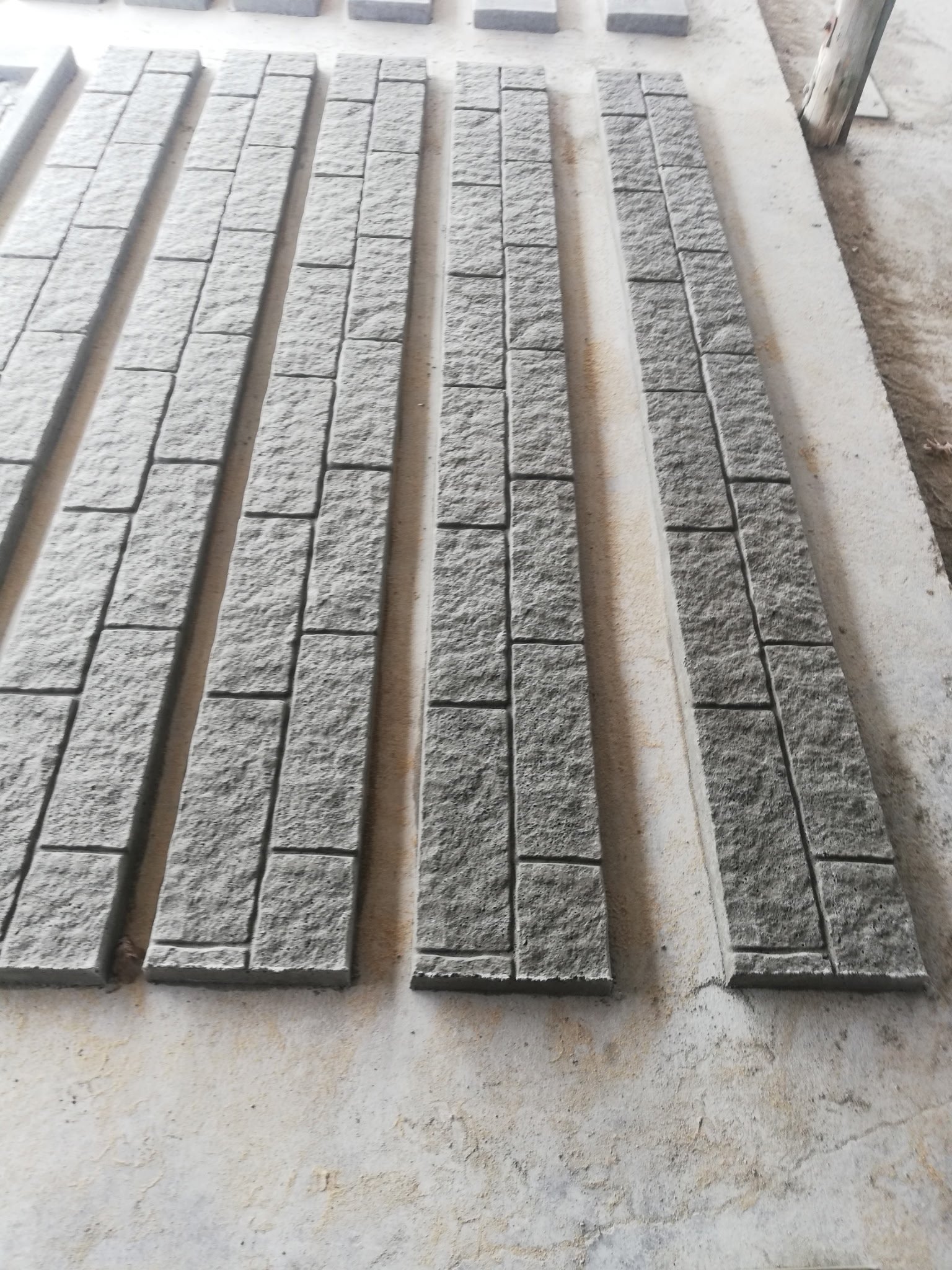 Realizacja MUR-BET - wyroby betonowe lupane